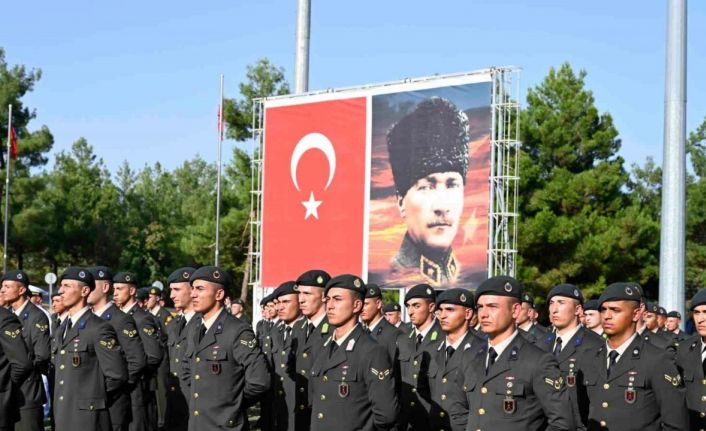 Astsubay meslek yüksekokulu diploma ve sancak devir-teslim töreni düzenlendi