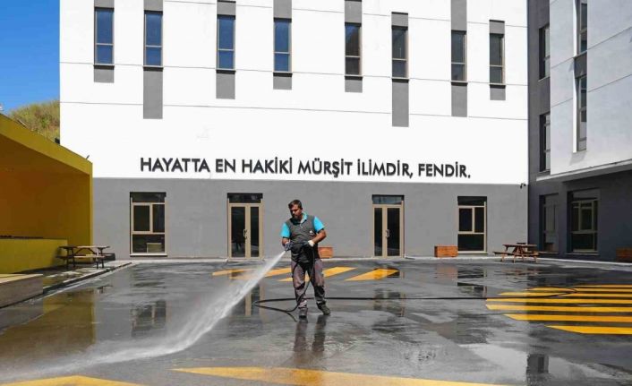 Ataşehir Belediyesi okulları yeni döneme hazırlıyor