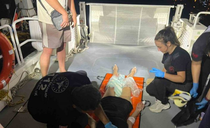 Ayağı kırılan kazazede sahil güvenlik ekipleri tarafından kurtarıldı