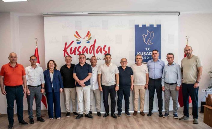 Aydın’daki CHP’li Belediye Başkanları Kuşadası’nda bir araya geldi