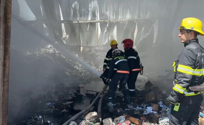 Azerbaycan’da alışveriş merkezinde yangın