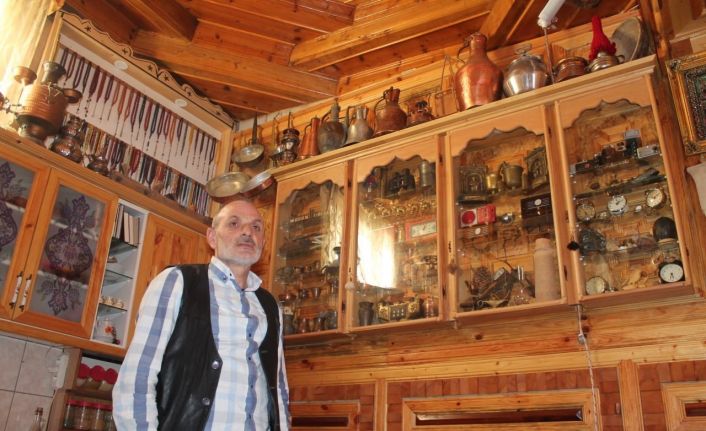 Baba ocağını restore edip kültür evine çevirdi bin parça antika eşyayı evinde sergiliyor