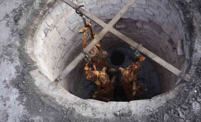 Babadan oğula aktarılan asırlık kuyu kebabı geleneği sürüyor