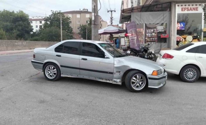Bafra’da otomobil motosikletle çarpıştı: 1 yaralı