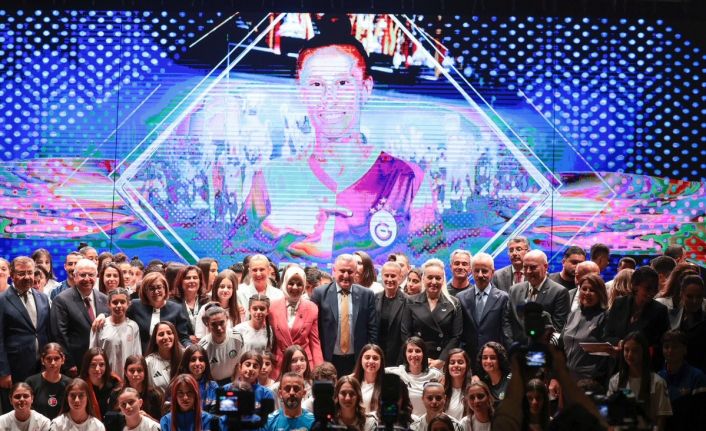 Bakan Bak: "Bugün Şırnak’ta roket sesleri yerine raket sesleri var"