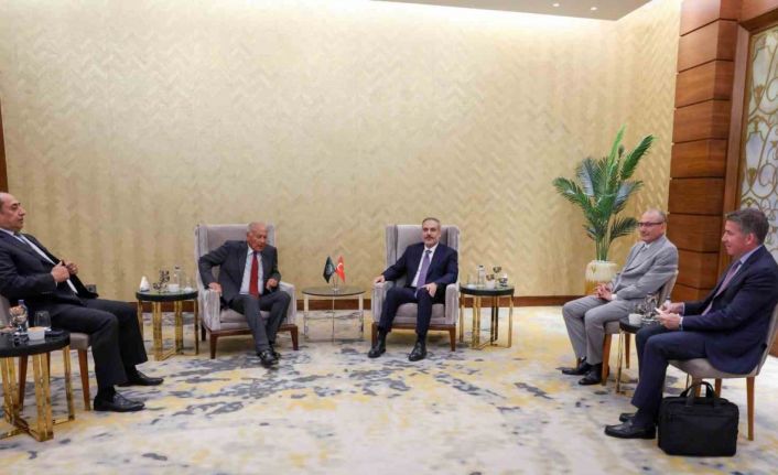 Bakan Fidan, Mısır’da Arap Birliği Genel Sekreteri Ahmed Ebu Gayt ile görüştü