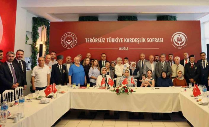 Bakan Göktaş Şehit yakınları ve gaziler ile bir araya geldi