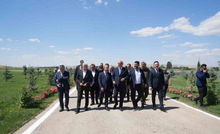 Bakan Yardımcısı Aktaş’tan Malazgirt Zaferi etkinlik alanında inceleme