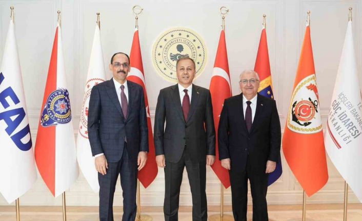 Bakan Yerlikaya, Milli Dayanışma, Kardeşlik ve Demokrasi Komisyonu toplantısına katıldı