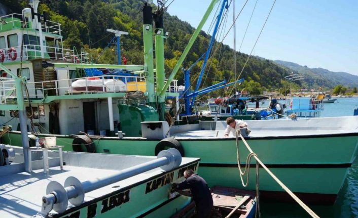 Balıkçılar yeni sezon için hazırlıklarını tamamladı