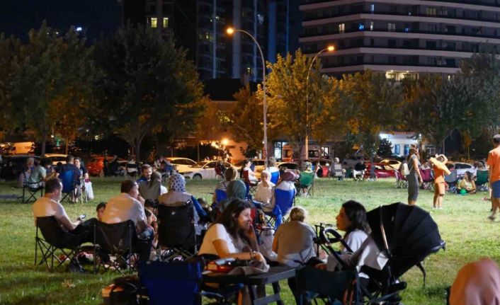 Balıkesir depremi Bursalıları sokağa döktü