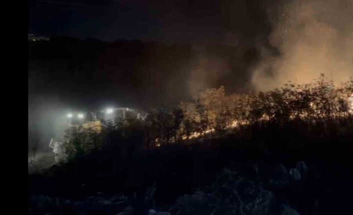 Balıkesir’de alevler geceyi aydınlattı