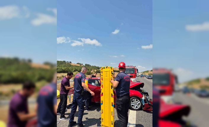 Balıkesir’de otoyolda zincirleme trafik kazası: 8 yaralı