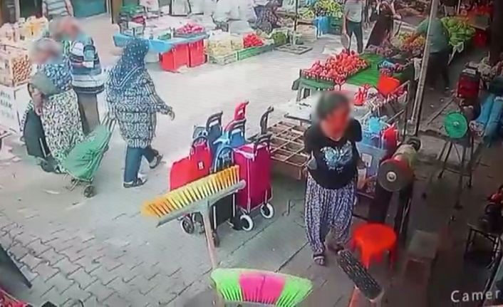 Balıkesir’de pazar arabası hırsızlığı kameraya yansıdı