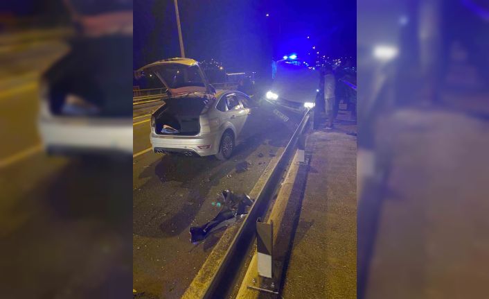 Balıkesir’de sıkışmalı trafik kazası: 2 yaralı