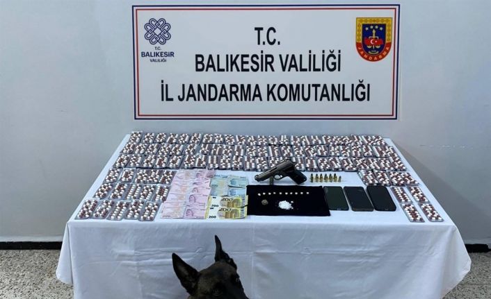 Balıkesir’de uyuşturucu çetesine şafak operasyonu: 5 gözaltı