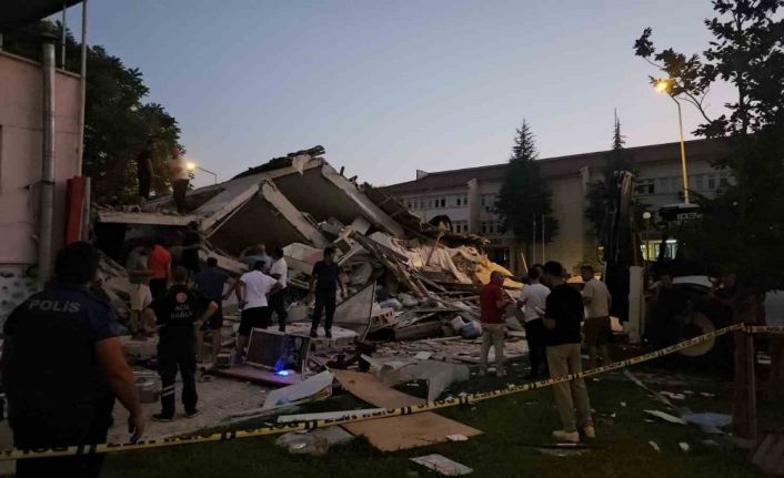 Balıkesir’deki deprem için Aydın’dan AFAD ekipleri yola çıktı