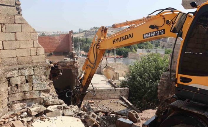 Balıklıgöl çevresindeki gecekondular bir bir yıkılıyor