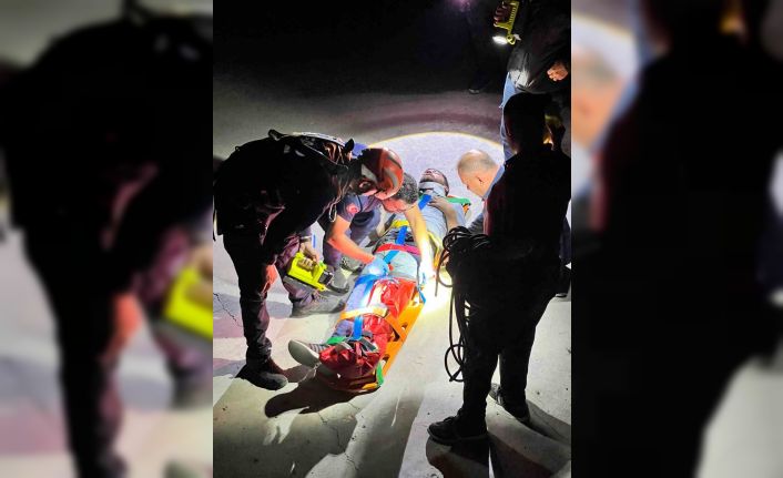 Baraj kenarında alkol alırken 4 metre yükseklikten düştü, ayağı kırılınca AFAD kurtardı
