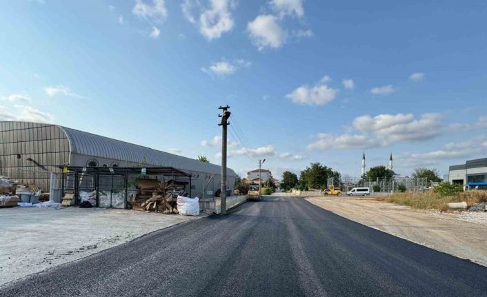 Başiskele’de yollar asfaltla yenileniyor