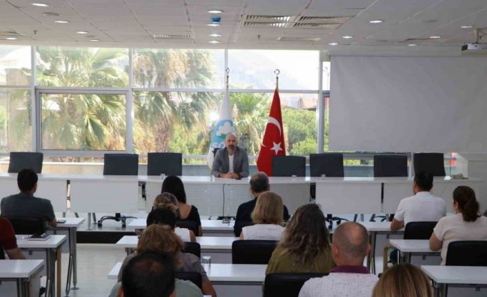 Başkan Arıkan’dan, belediye bürokratlarıyla hizmet odaklı toplantı