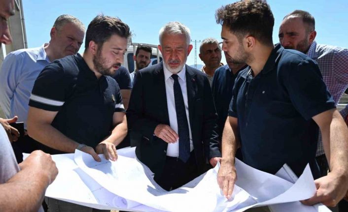 Başkan Başdeğirmen, Gül 2 Sanayi Sitesi’ndeki örnek dükkanları inceledi