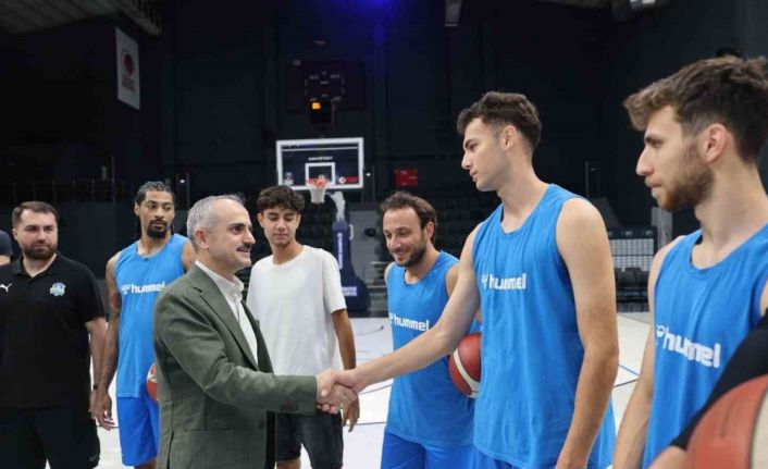 Başkan Çiftçi’den, basketbol takımına sezon öncesi ziyaret