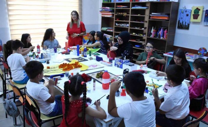 Başkan Çolakbayrakdar, "Türkiye’yi yarınlara taşıyacak nesilleri yetiştiriyoruz"