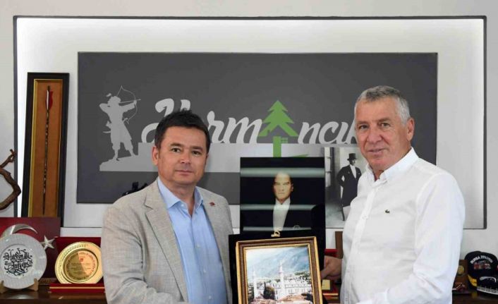 Başkan Erkan Aydın dağ yöresine çıkartma yaptı