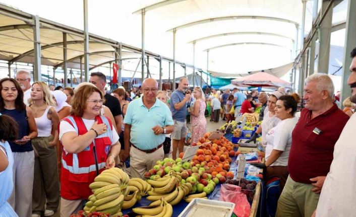Başkan Gençay Cumartesi pazarında vatandaşlarla buluştu