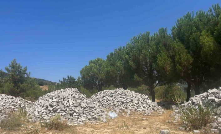 Başkan hibe parke taşlarını parayla sattı iddiası