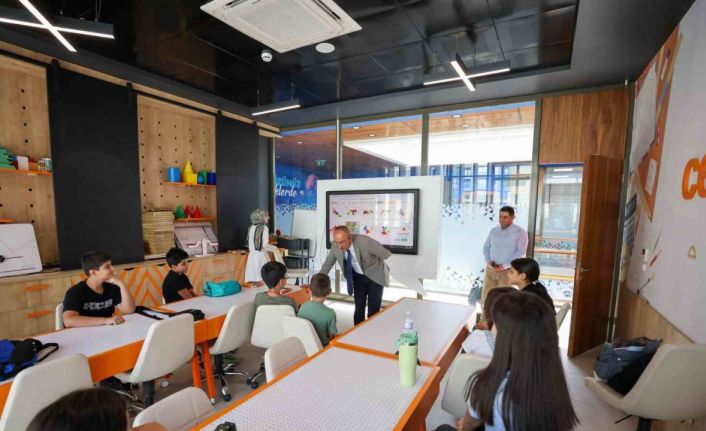 Başkan Kavuş’tan Meram Yaz Okulu’na sürpriz ziyaret