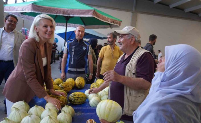Başkan Subaşı, kapalı pazar esnafı ve vatandaşlarla buluştu