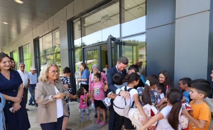 Başkan Tatık kırsaldaki çocukların yüzme öğrenmesini sağlıyor