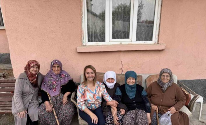 Başkan Tekin’den kadınlara çat kapı ziyaret