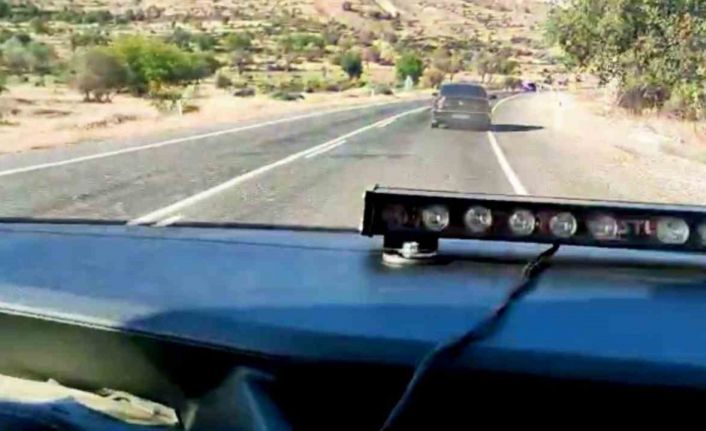 Batman’da durdurulan otomobilden 8 bin 640 paket kaçak sigara ele geçirildi