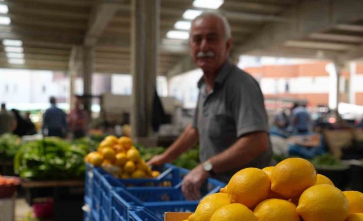 Bayburt’ta artan limon fiyatları limonlu çayın tadını kaçırdı: "Limonlu çay keyfimize limon sıkıldı"