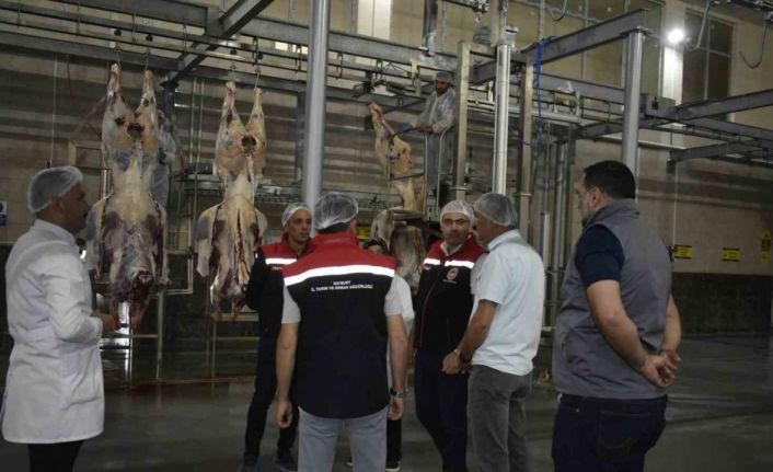 Bayburt’ta belediyeye ait mezbahada denetim yapıldı