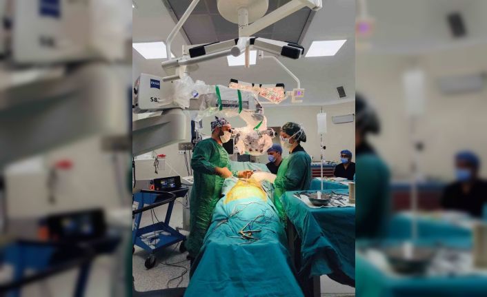 Bayburt’ta ilk kez yapılan boyun omuru operasyonu başarıyla gerçekleştirildi
