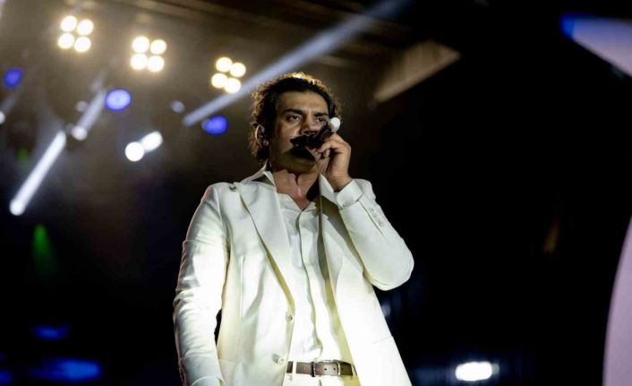 Bayhan Erzurum’da coşturdu