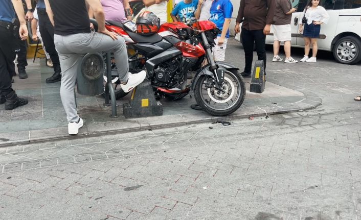 Bayrampaşa’da motosiklet yayaya çarptı
