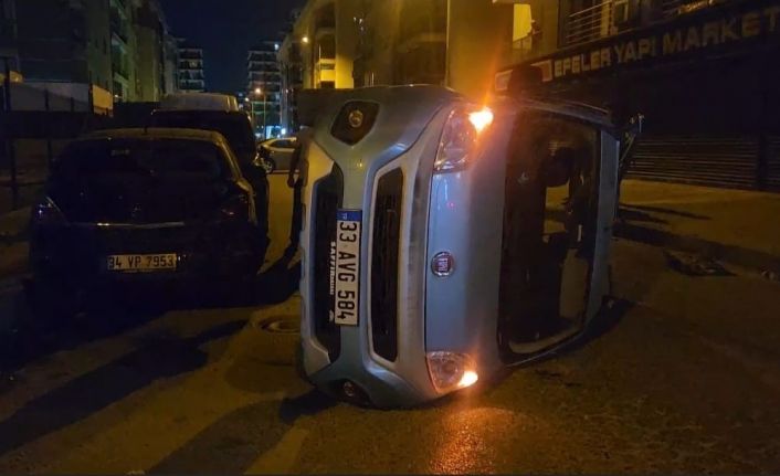 Beylikdüzü’nde otomobil ile çarpışan hafif ticari araç yan yattı
