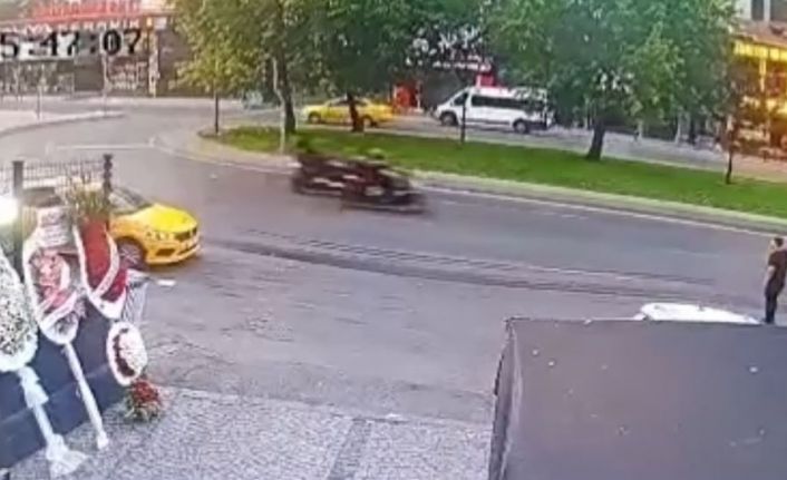 Beyoğlu’nda iş yerine silahlı saldırı güvenlik kamerasında: 1 tutuklama