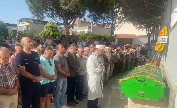 Bıçaklı saldırıda hayatını kaybeden taksi şoförü toprağa verildi