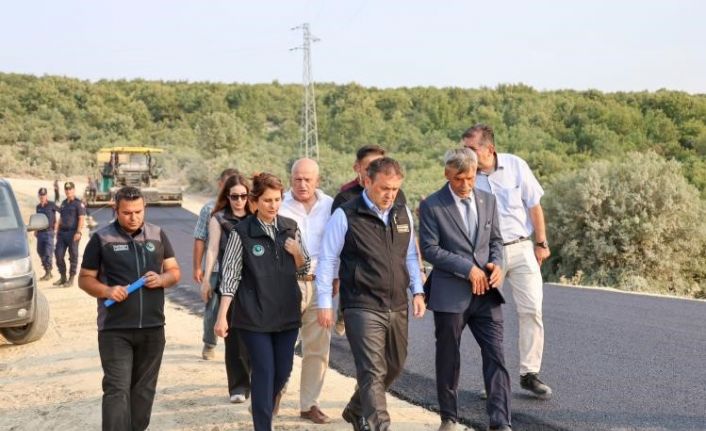 Bilecik’te köy yollarına asfalt serim çalışmaları yapılıyor