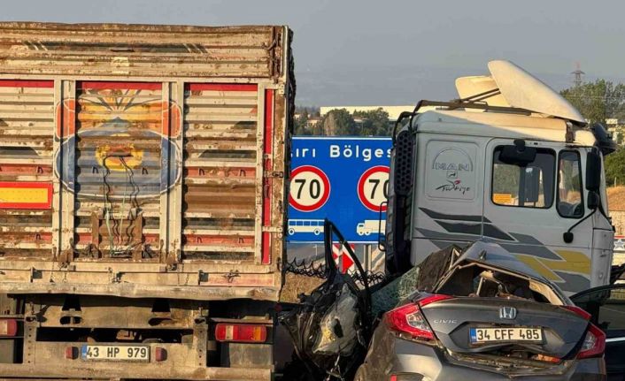 Bilecik’te tır ile otomobil çarpıştı: 1 ölü, 3 yaralı