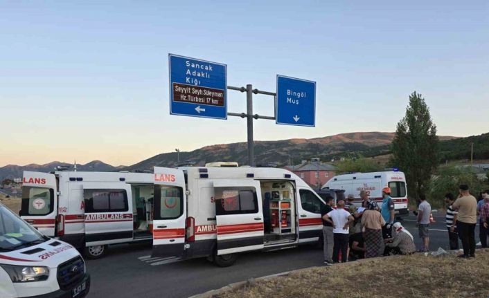 Bingöl’de trafik kazası: 11 yaralı