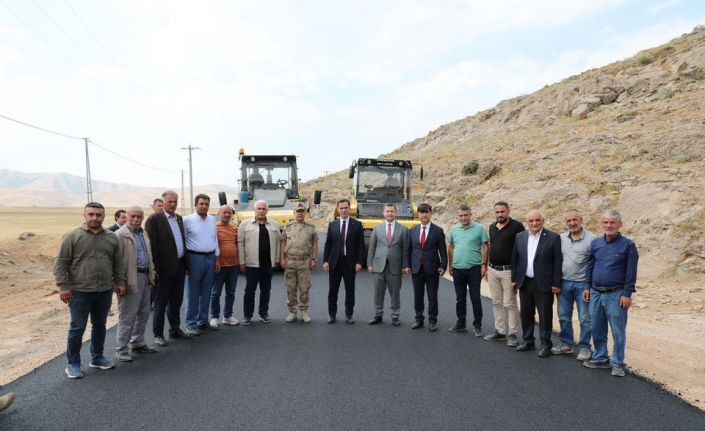 Bitlis İl Özel İdaresinin köy yolları çalışmaları