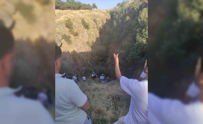 Bitlis’te otomobil uçuruma yuvarlandı: 1 ağır yaralı