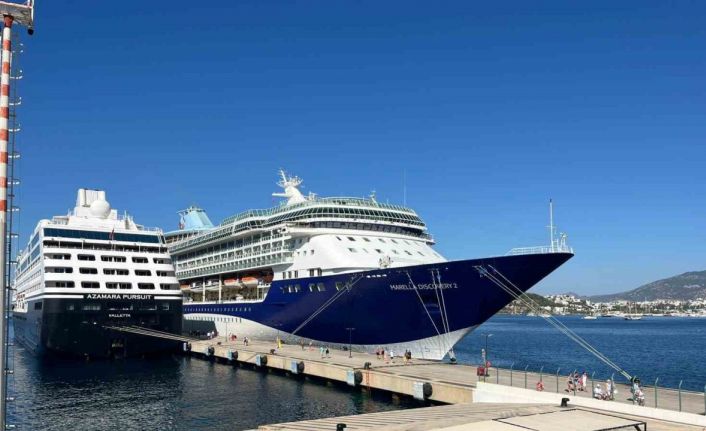 Bodrum’a 2 gemi ile 2 bin 609 turist geldi